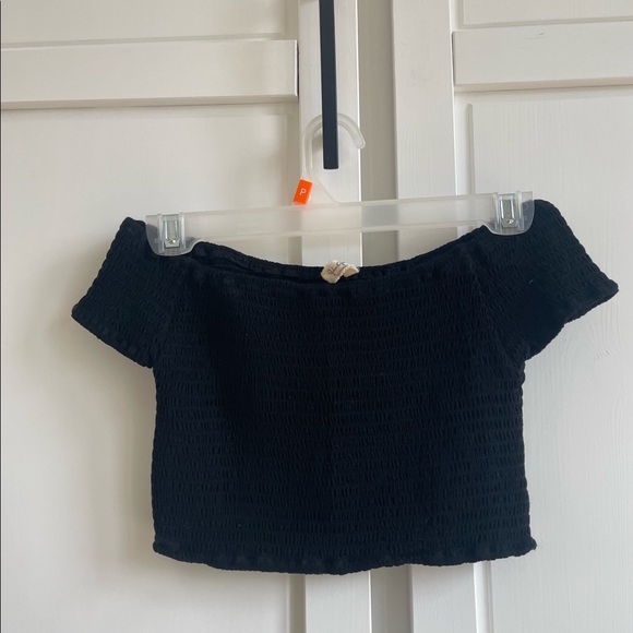 Brandy Melville off the shoulder crop top - Picture 1 of 1